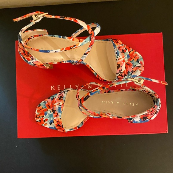 NIB: Kelly & Katie Daton Sandal - Picture 6 of 7